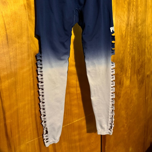 PINK Victoria’s Secret Cool & Comfy Leggings Blue Purple Ombré Cut Out Logo - Picture 5 of 11